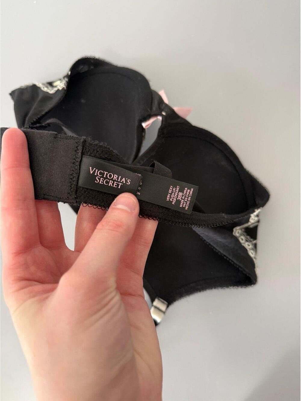 Victoria’s Secret very sexy push-up bra size 38B - Picture 2 of 2